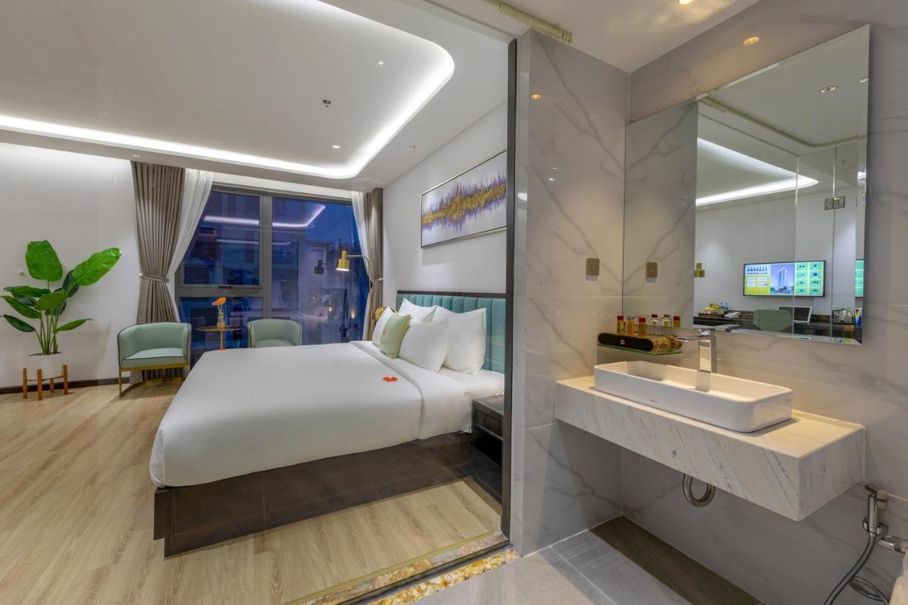 Cordial Grand Hotel Da Nang Beach - Infinity Rooftop Pool Exterior photo
