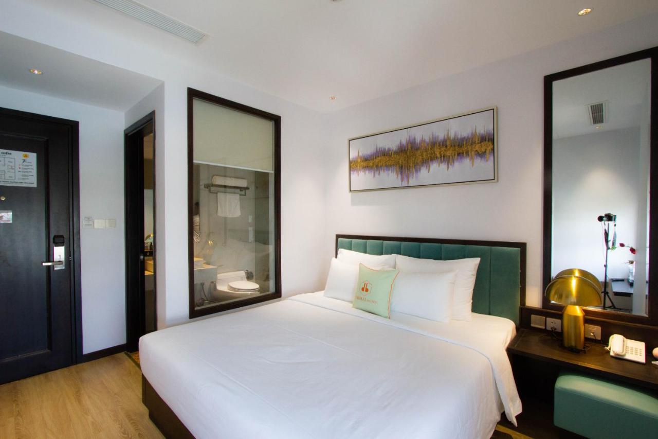 Cordial Grand Hotel Da Nang Beach - Infinity Rooftop Pool Exterior photo